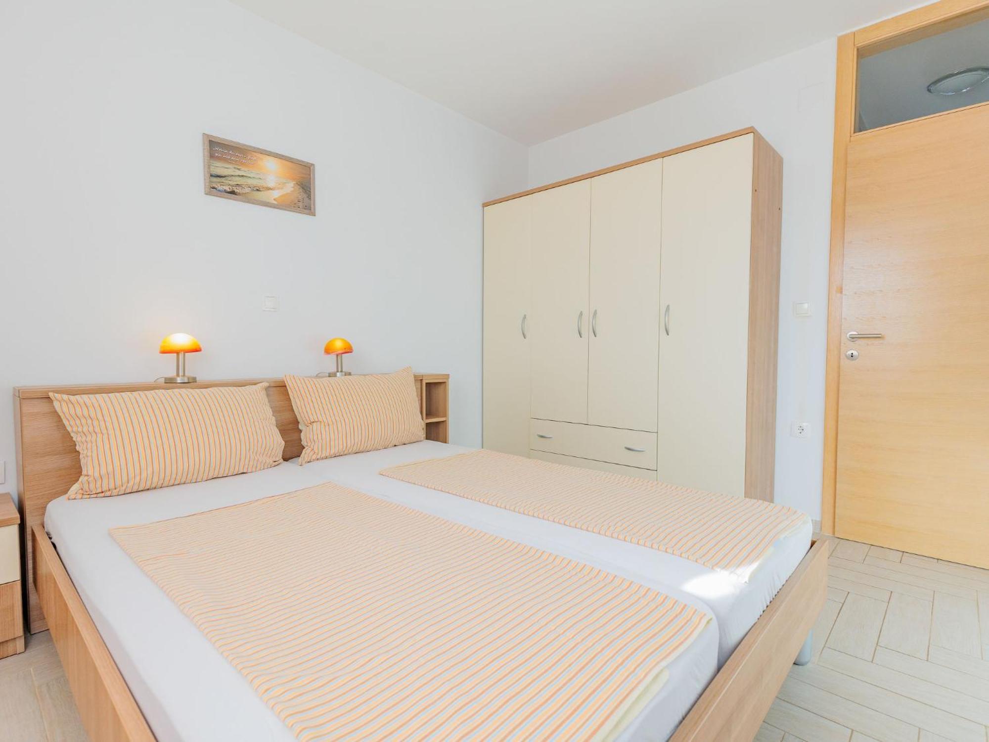 Apartment Mlasina-4 By Interhome Nin Kültér fotó