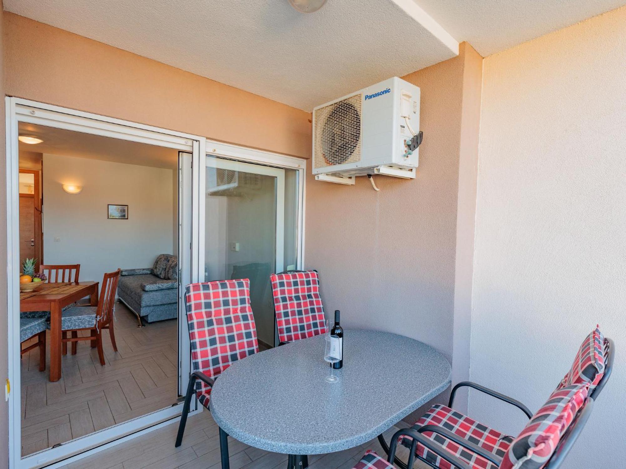 Apartment Mlasina-4 By Interhome Nin Kültér fotó