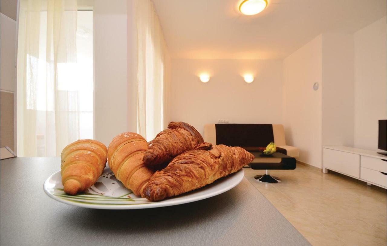 Apartment Mlasina-4 By Interhome Nin Kültér fotó