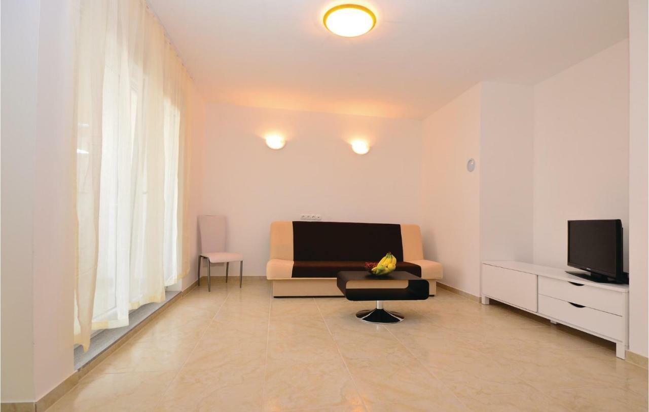 Apartment Mlasina-4 By Interhome Nin Kültér fotó